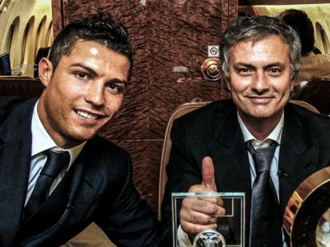 Viễn cảnh Mourinho dẫn dắt Ronaldo