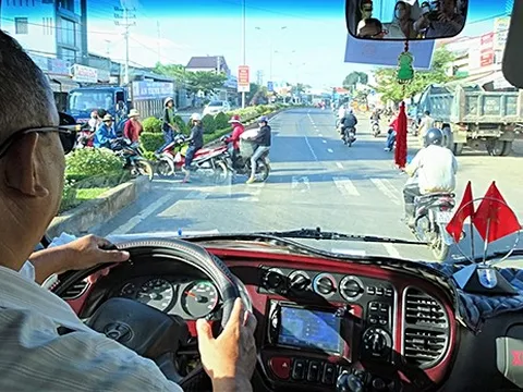 Tay lái mới và bài học an toàn - Kỳ 1: Những ngày đầu ôm vô lăng