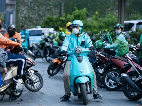 Cấm xe máy xăng chạy dịch vụ tại Hà Nội - Grab, Be sẽ thế nào?