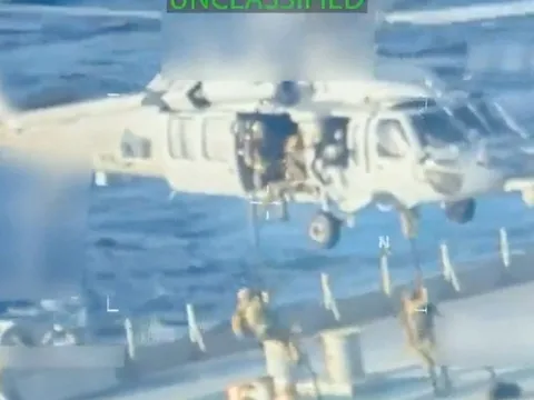 Chính quyền ông Trump bắt giữ siêu tàu chở dầu, Venezuela lên tiếng