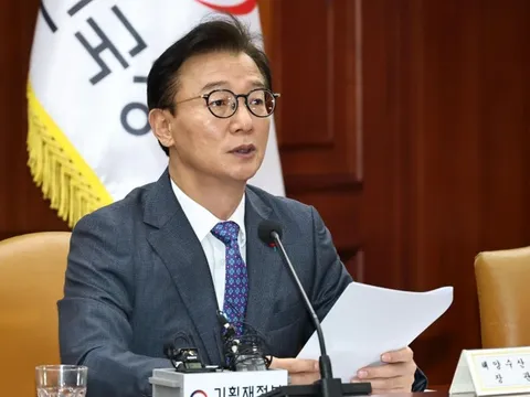 Bộ trưởng Hàn Quốc từ chức vì cáo buộc nhận hối lộ từ Giáo hội Thống nhất