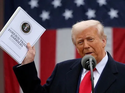 Ông Trump đề nghị tiếp quản tài sản của Lukoil mà... không cần thanh toán