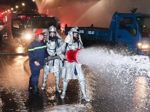 Làm gì khi bị kẹt và cháy lớn trong hầm Hải Vân?