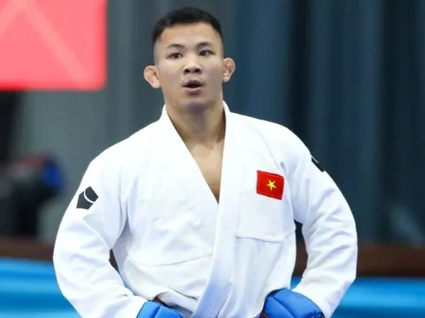 'Quỷ lùn' Đào Hồng Sơn thua sốc ở trận ra quân SEA Games 33 là ai?
