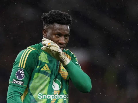 Thực hư chuyện Eto’o nhận tiền của Onana