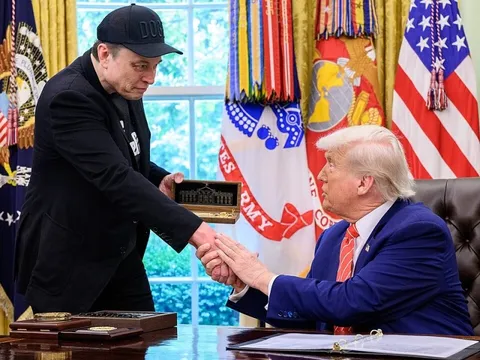 Elon Musk hối hận