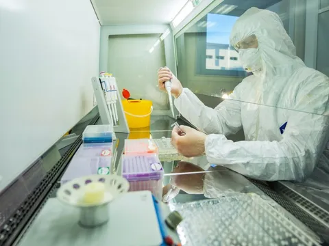 Nga sản xuất 3 lô vắc xin ung thư mRNA đầu tiên