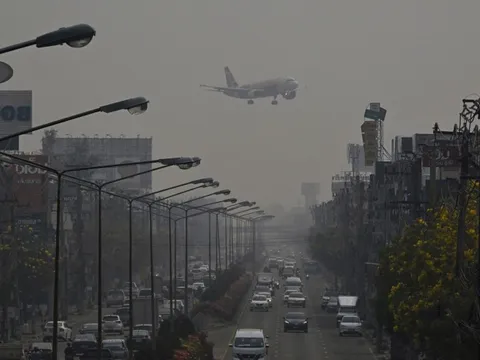 Cảnh báo bụi siêu mịn trong máy bay và quanh sân bay
