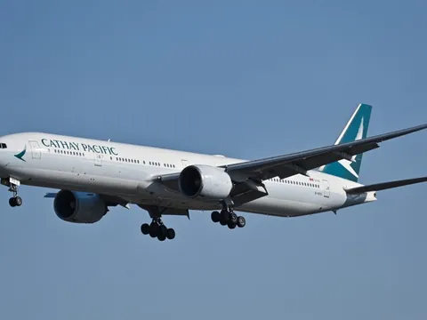 Thanh niên Trung Quốc bị bắt vì cố mở cửa máy bay trên không trung