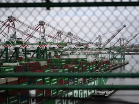 Đòn giáng của Mỹ phản tác dụng, Trung Quốc bật tốc đạt thành tựu 1.000 tỷ USD chưa quốc gia nào làm được: Vì đâu?