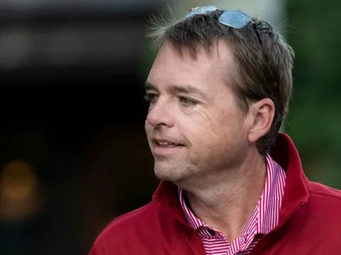 'Cánh tay phải' của Warren Buffett xin từ chức, Berkshire Hathaway bước vào giai đoạn chuyển giao lãnh đạo khốc liệt