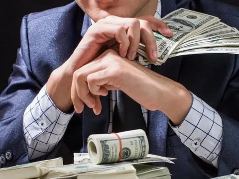 Thừa kế 2 tỷ USD rồi đốt sạch ở tuổi 22 vì một phụ nữ, bị truy lùng và cấm xuất cảnh: Câu chuyện ‘công tử giàu nhất tỉnh’ của đế chế ngành gang thép Sơn Tây