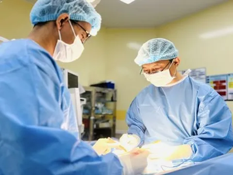 Người đàn ông mắc ung thư môi vì thói quen phổ biến