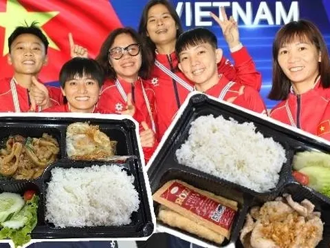 Xôn xao hình ảnh suất ăn của tuyển futsal nữ Việt Nam