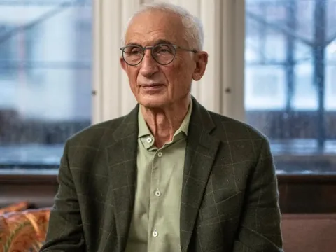 Cụ ông bị lừa chuyển khoản 2,2 tỷ đồng sau khi tải một ứng dụng