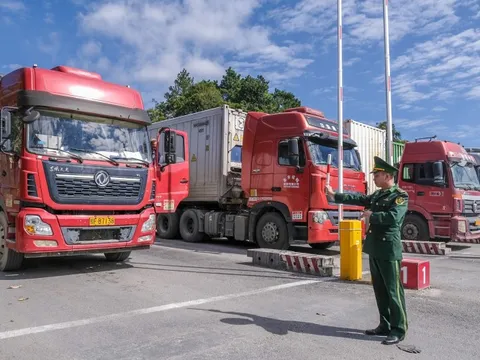 Bắt đầu thí điểm vận chuyển hàng hóa hai chiều Việt - Trung trong 1 năm