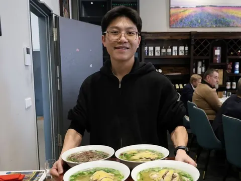 Giới thiệu phở Việt Nam với bạn bè Đức đúng vào 'Ngày của Phở'