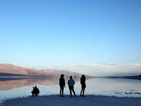 Hồ cổ đại kỷ băng hà tái xuất sau trận mưa kỷ lục