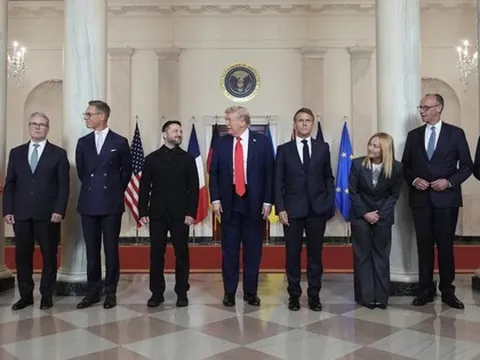 Đồng sàng dị mộng