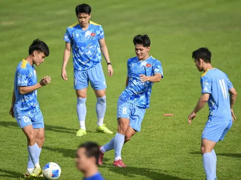 Không khí thoải mái ở buổi tập của U22 Việt Nam trước bán kết