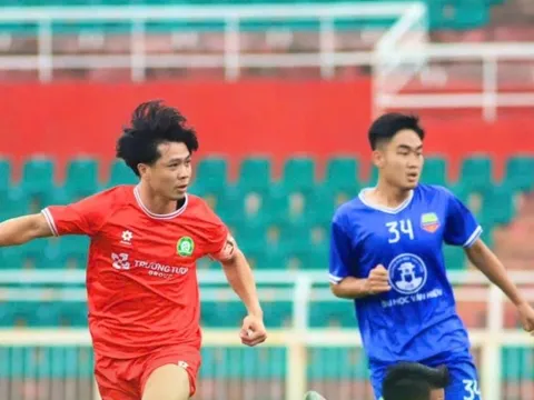 Công Phượng ghi bàn