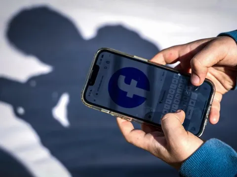 Có nên cấm trẻ dùng mạng xã hội như Australia?