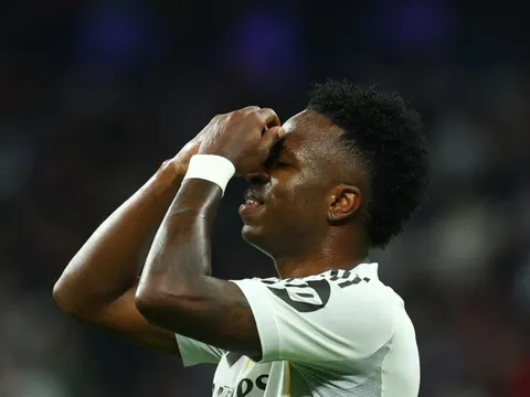 Khoảnh khắc gây phẫn nộ của Vinicius