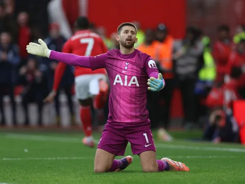 Bàn thua thảm họa của Tottenham