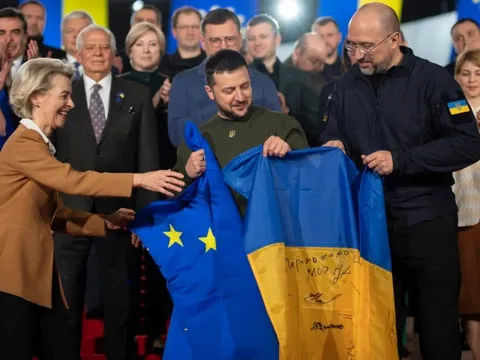 EU tịch thu tài sản của Nga để tài trợ Ukraine, ông Putin tuyên bố trả đũa: Hé lộ điều có thể xảy ra