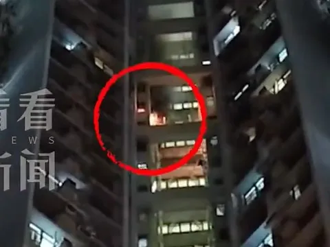 Hỏa hoạn tại một chung cư cao tầng Hong Kong (Trung Quốc), hơn 400 người mặc đồ ngủ hoảng loạn sơ tán lúc rạng sáng