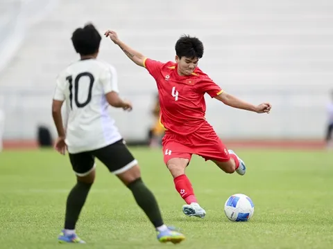 45 phút 'bắn phá' khung thành đối thủ của tuyển nữ Việt Nam