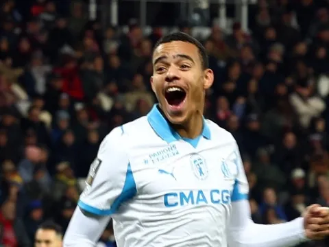 Greenwood ghi bàn còn nhiều hơn Messi