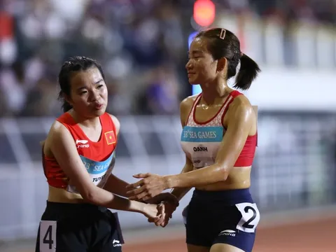 Nguyễn Thị Oanh bảo vệ thành công HCV 10.000 m