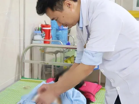 Bệnh nhi 14 tuổi mắc ung thư buồng trứng