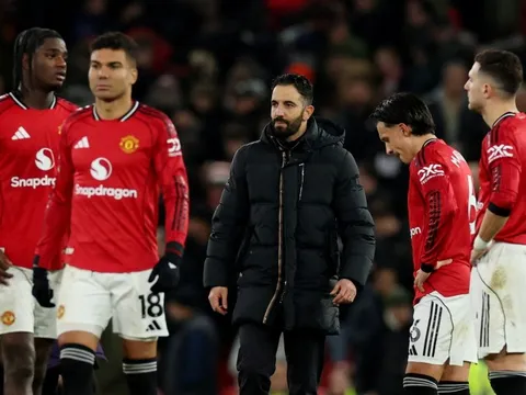 MU chơi để sướng mắt, nhưng trả giá bằng sự mong manh