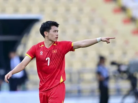 Đình Bắc nổi nóng