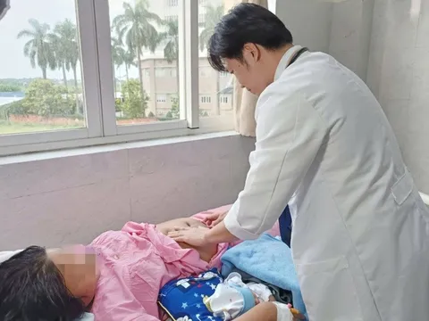 Thai phụ 19 tuổi cùng con sắp chào đời bỗng nguy kịch sau một cơn đau đầu