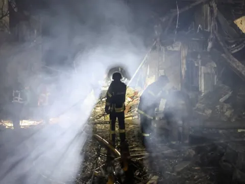 Ukraine từ bỏ NATO có đổi được hòa bình?