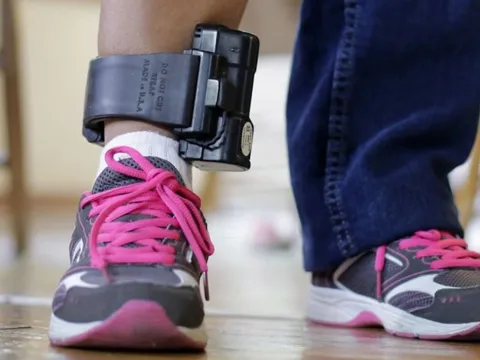 Tin tức sáng 16-12: Khi nào giám sát người nghiện ma túy bằng thiết bị điện tử?