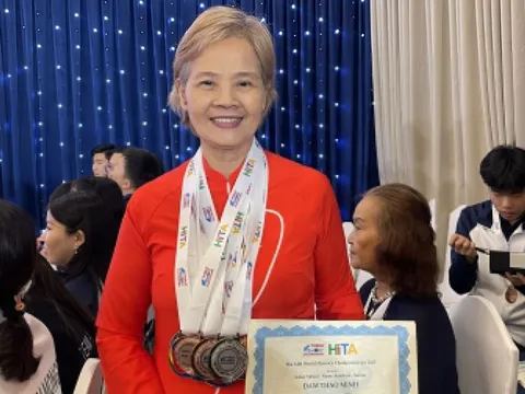 Từ cú sốc cháu bị đuổi học đến giải vô địch trí nhớ thế giới