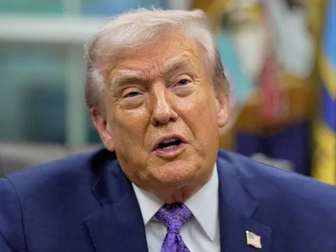 Tin tức thế giới 17-12: Ông Trump tin đã lãnh đạo đất nước rất tốt; Dân Lào không được nhập cảnh Mỹ