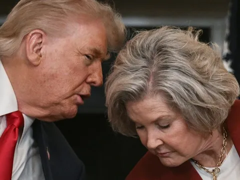 Cuộc phỏng vấn của 'quý bà băng giá' gây chấn động Nhà Trắng, ông Trump lên tiếng