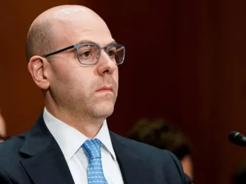 Cảnh báo ‘lạm phát ảo’ khiến lãi suất neo cao ở mức 'không cần thiết', Thống đốc Fed tiết lộ mức cắt giảm lãi suất mạnh tay hơn