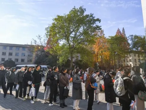 Kỷ lục: 3,7 triệu lao động trẻ Trung Quốc thi công chức, tỷ lệ chọi 1/100, có nơi 6.470 hồ sơ nộp cho 1 vị trí