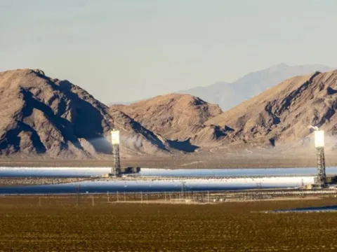 Mỹ ‘ngậm đắng nuốt cay’ đánh mất kho báu 2 tỷ USD trải rộng bằng 1.820 sân bóng đá giữa sa mạc: Công nghệ đỉnh cao thế giới tụt hậu sau vài năm, đốt tiền tỷ không sinh lời