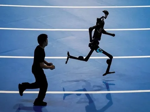 Robot hình người Trung Quốc thiếu ứng dụng thực tế: Liệu một bong bóng tương tự xe điện có lặp lại?