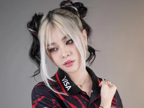 Đồng đội lên tiếng vụ hot girl eSports Thái Lan gian lận chấn động