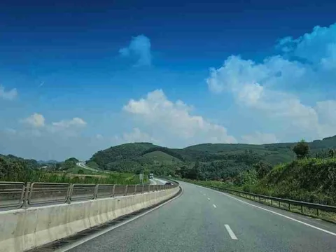 Khoa học công nghệ và 'sức bật 3.000 km cao tốc'