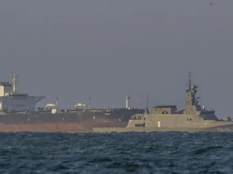 Giá dầu tăng vọt khi Mỹ lệnh phong tỏa tàu dầu bị trừng phạt ra vào Venezuela