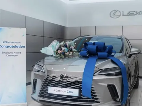 Một công ty ở Việt Nam thưởng cuối năm cho nhân viên bằng xe Lexus